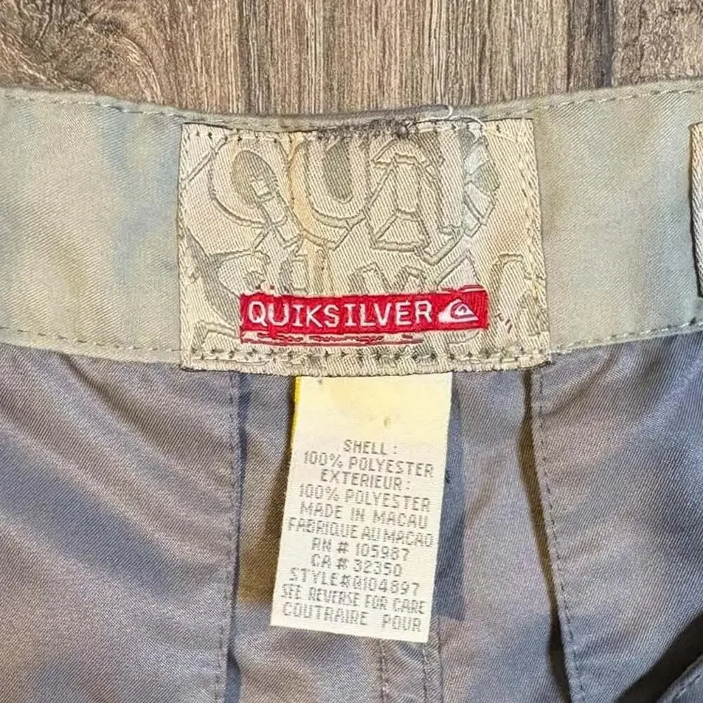 Vintage Y2K Quiksilver Cargo Boardshorts Grey Size 30